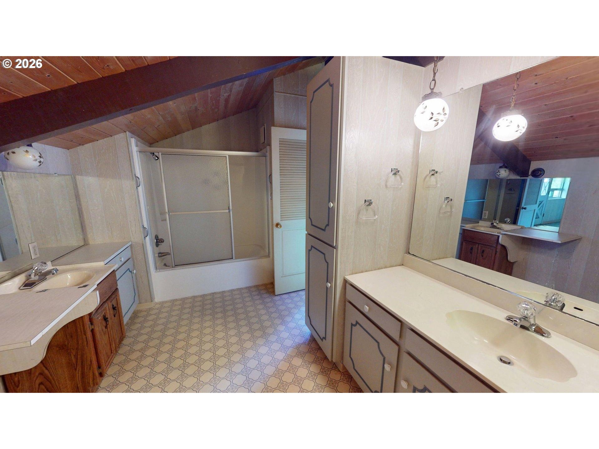 16005 Carson Ln Property Photo 10