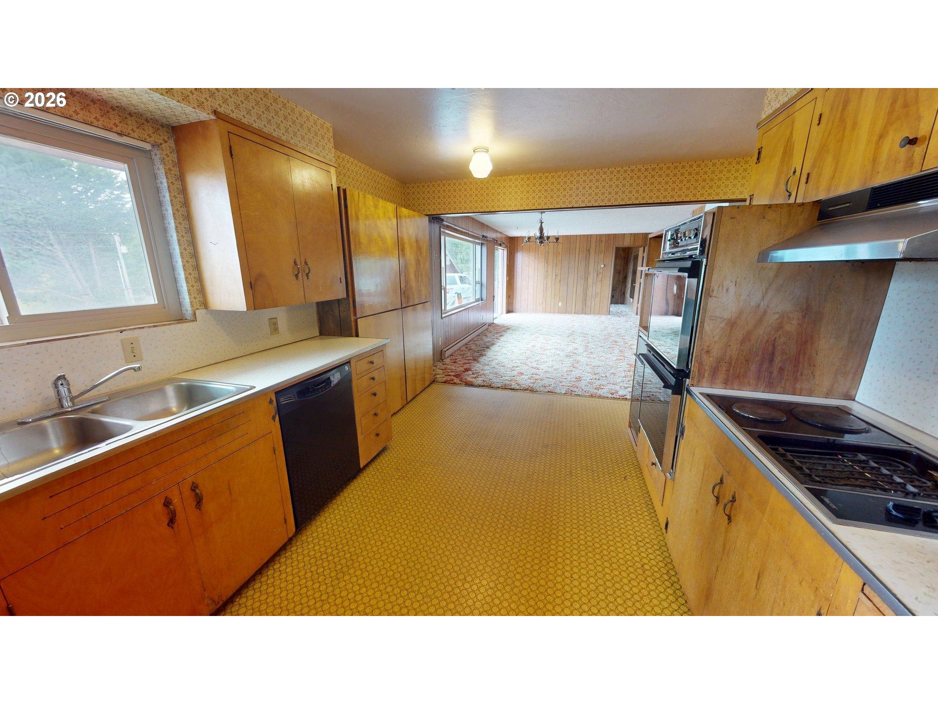 16005 Carson Ln Property Photo 11