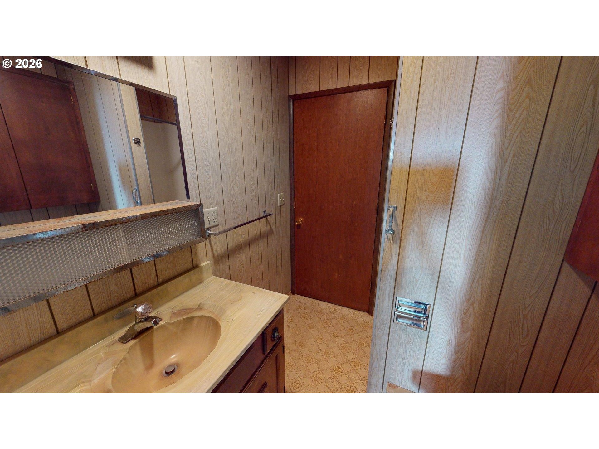 16005 Carson Ln Property Photo 24