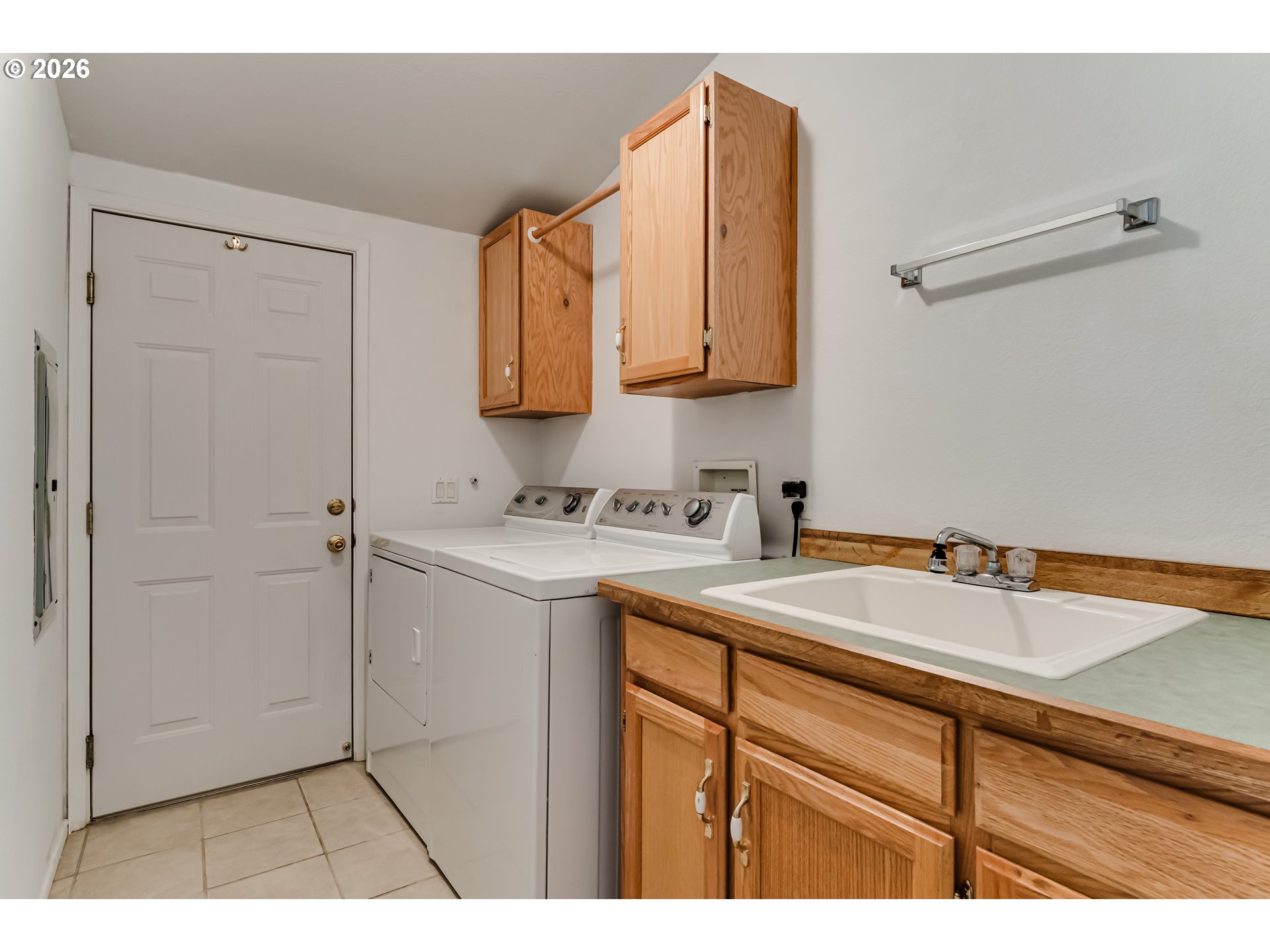 1816 Fountain Ct Property Photo 13