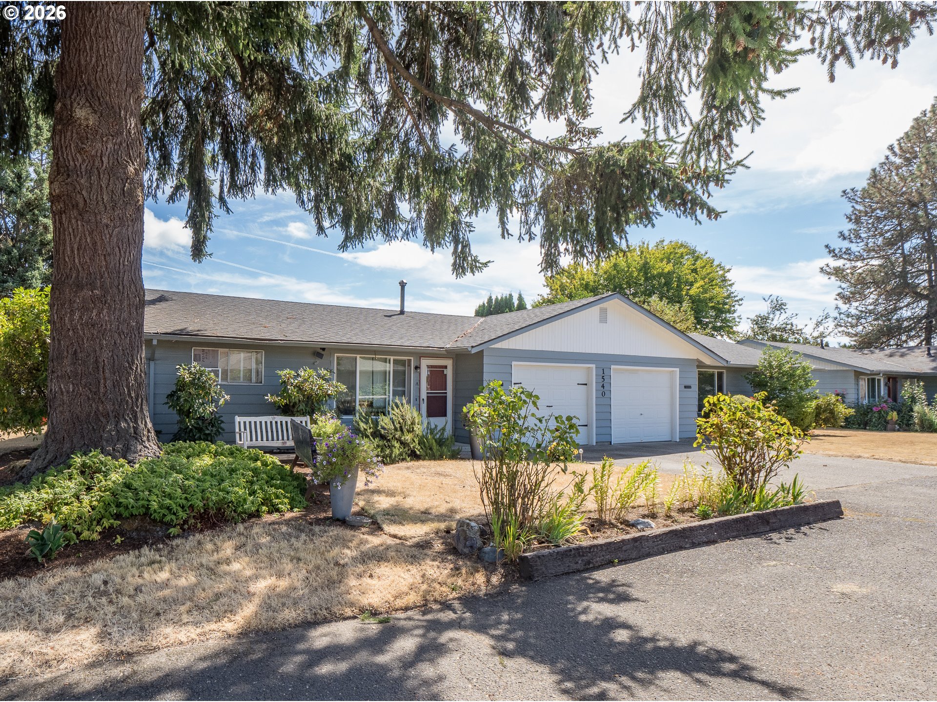 1540 Se Bush A And B St Property Photo 1
