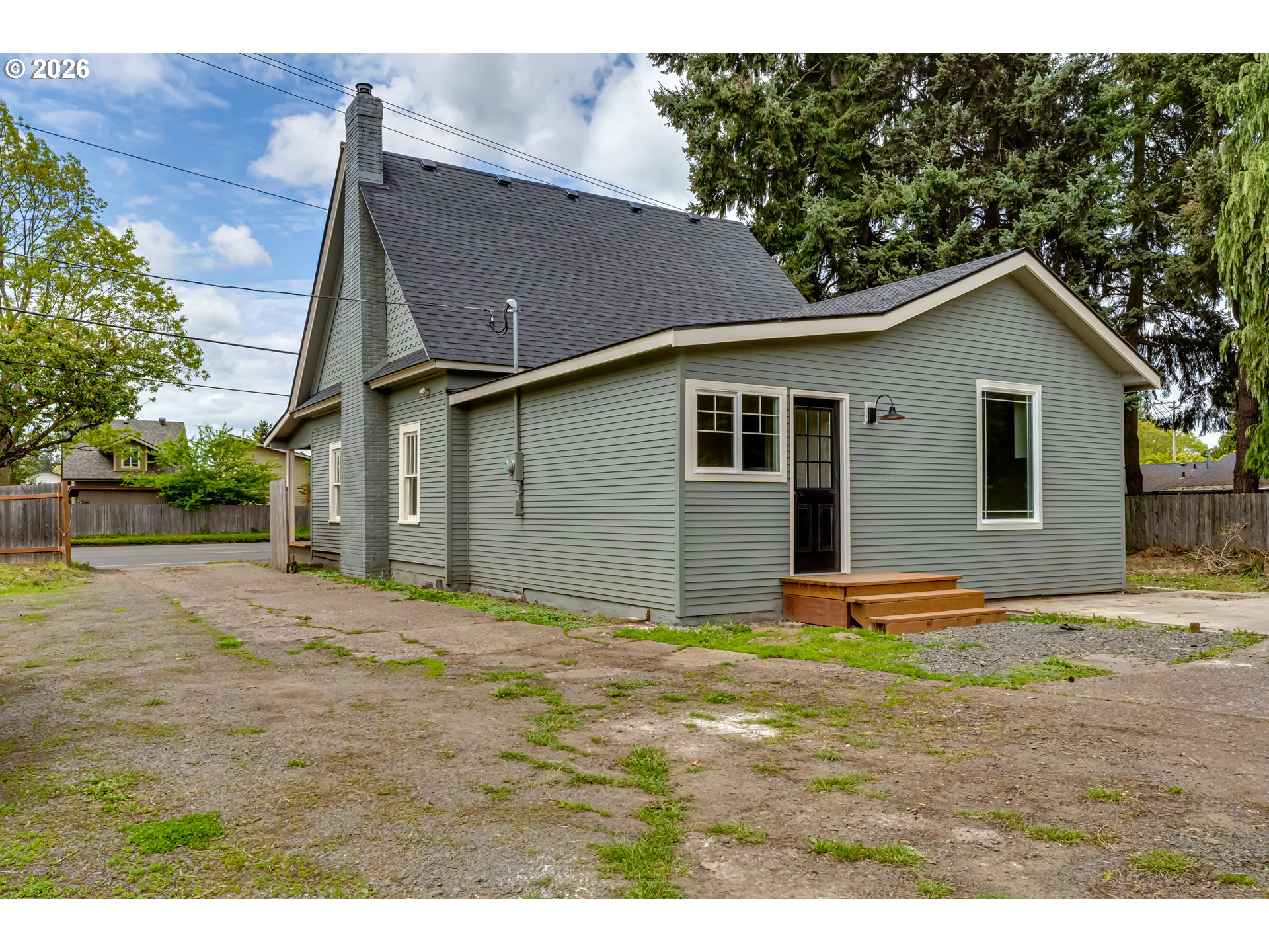 3335 River Rd Property Photo 5
