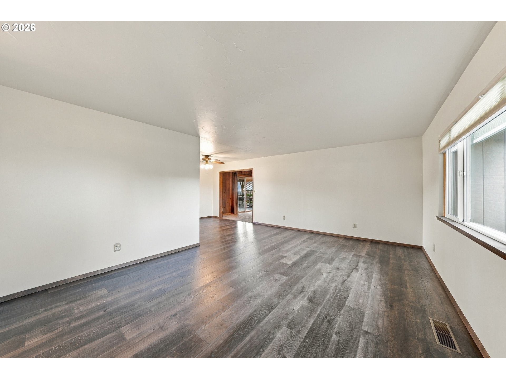 371 Hawthorne St Property Photo 6