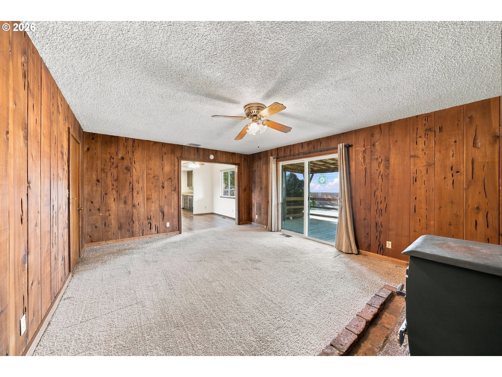 371 Hawthorne St Property Photo 14