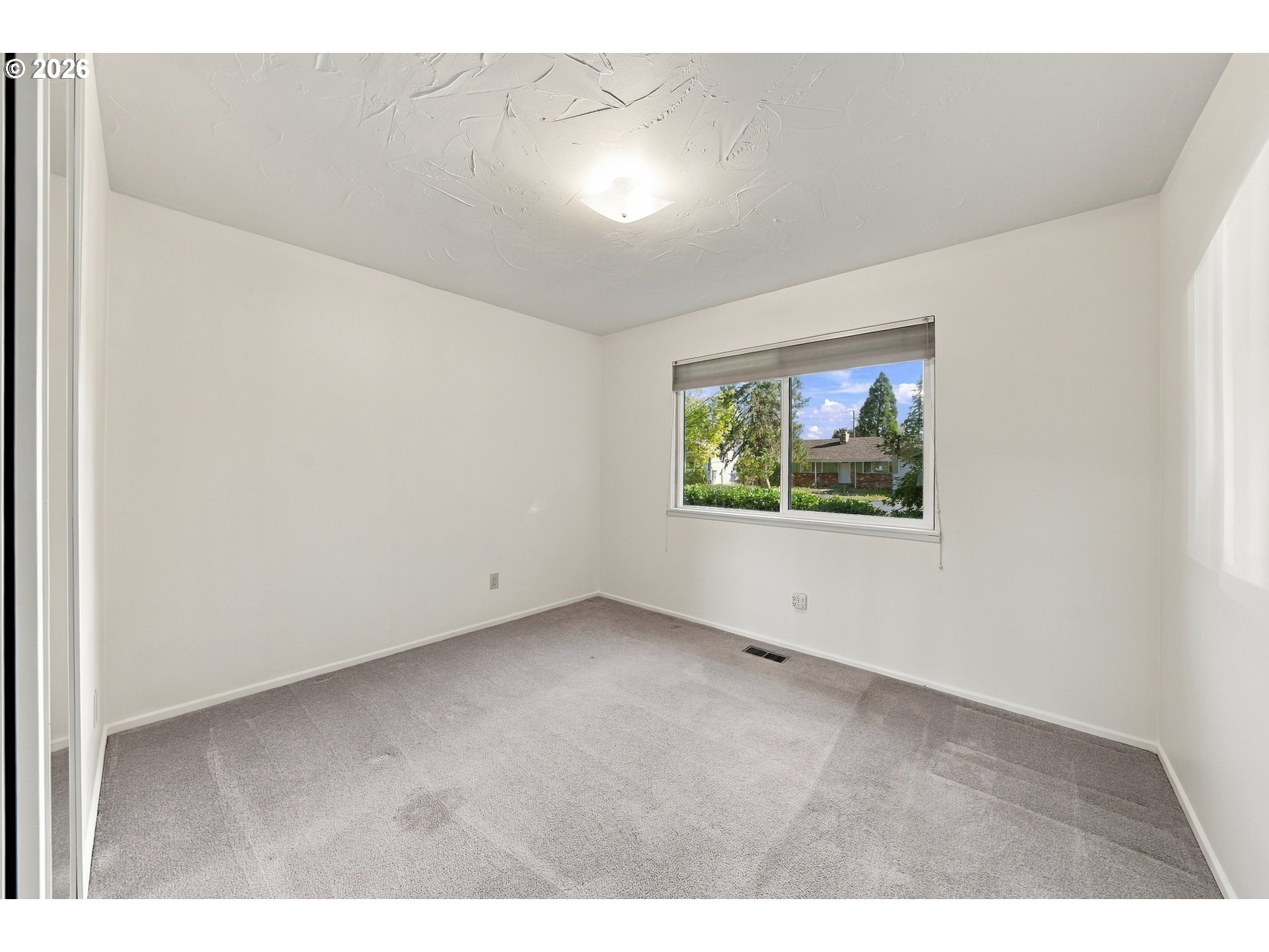 371 Hawthorne St Property Photo 16