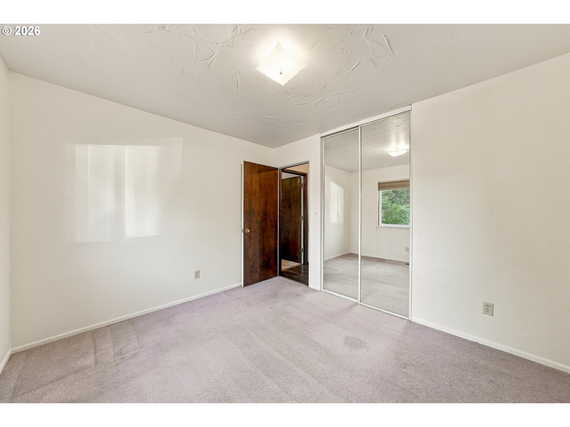 371 Hawthorne St Property Photo 17