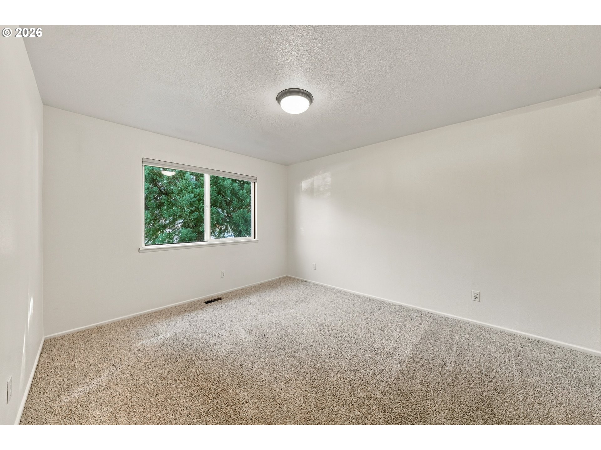 371 Hawthorne St Property Photo 19