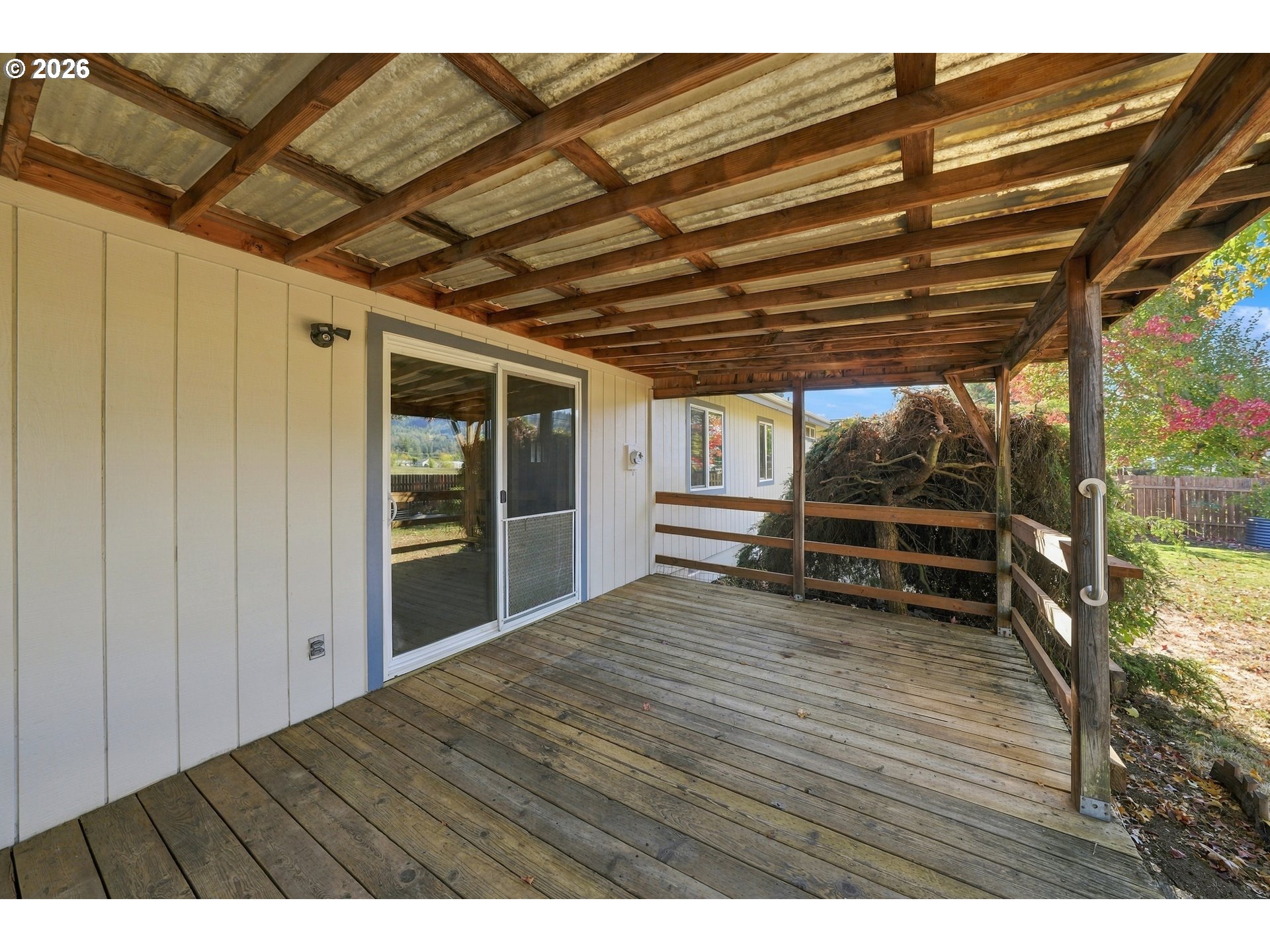 371 Hawthorne St Property Photo 27