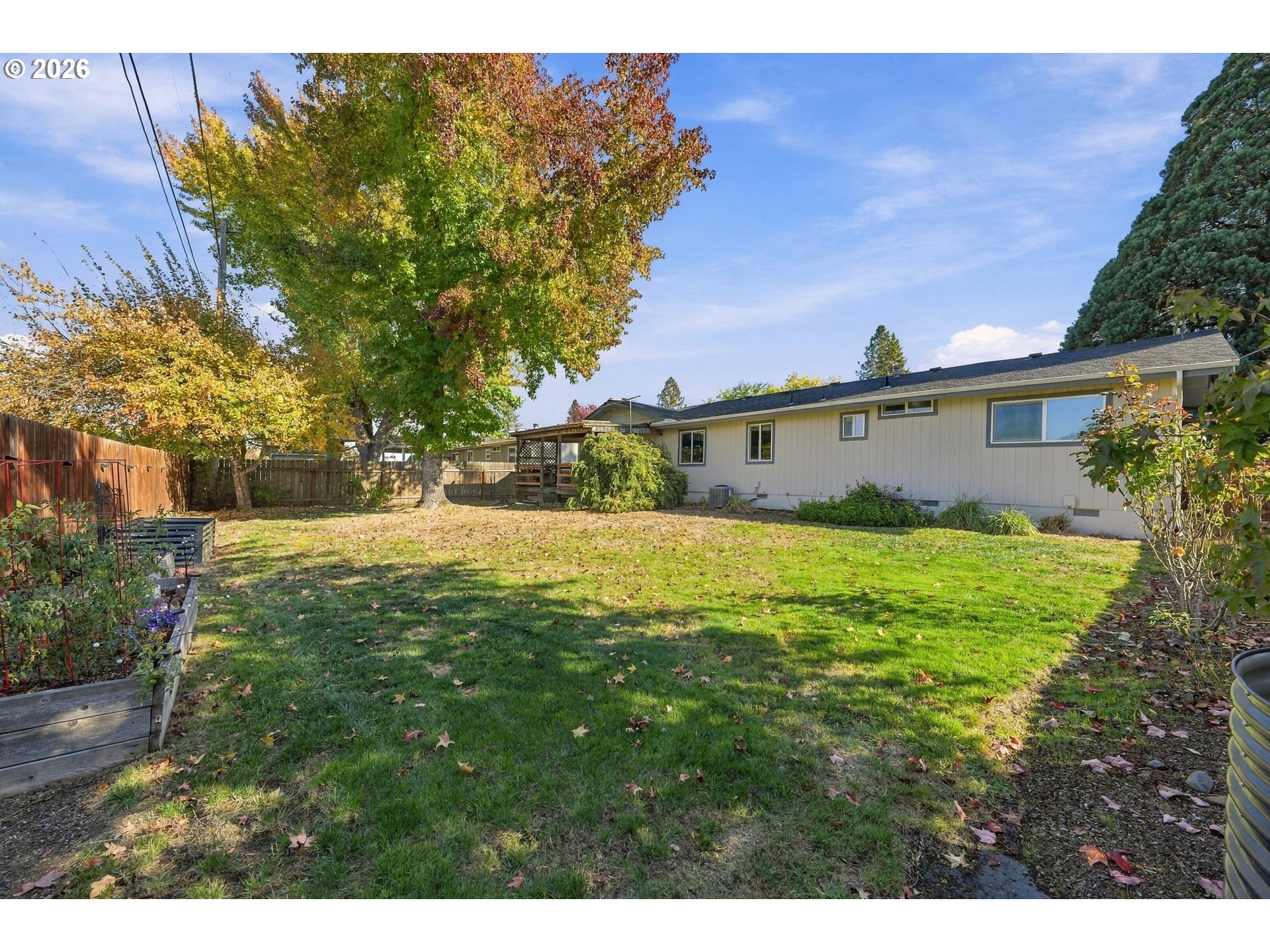 371 Hawthorne St Property Photo 31