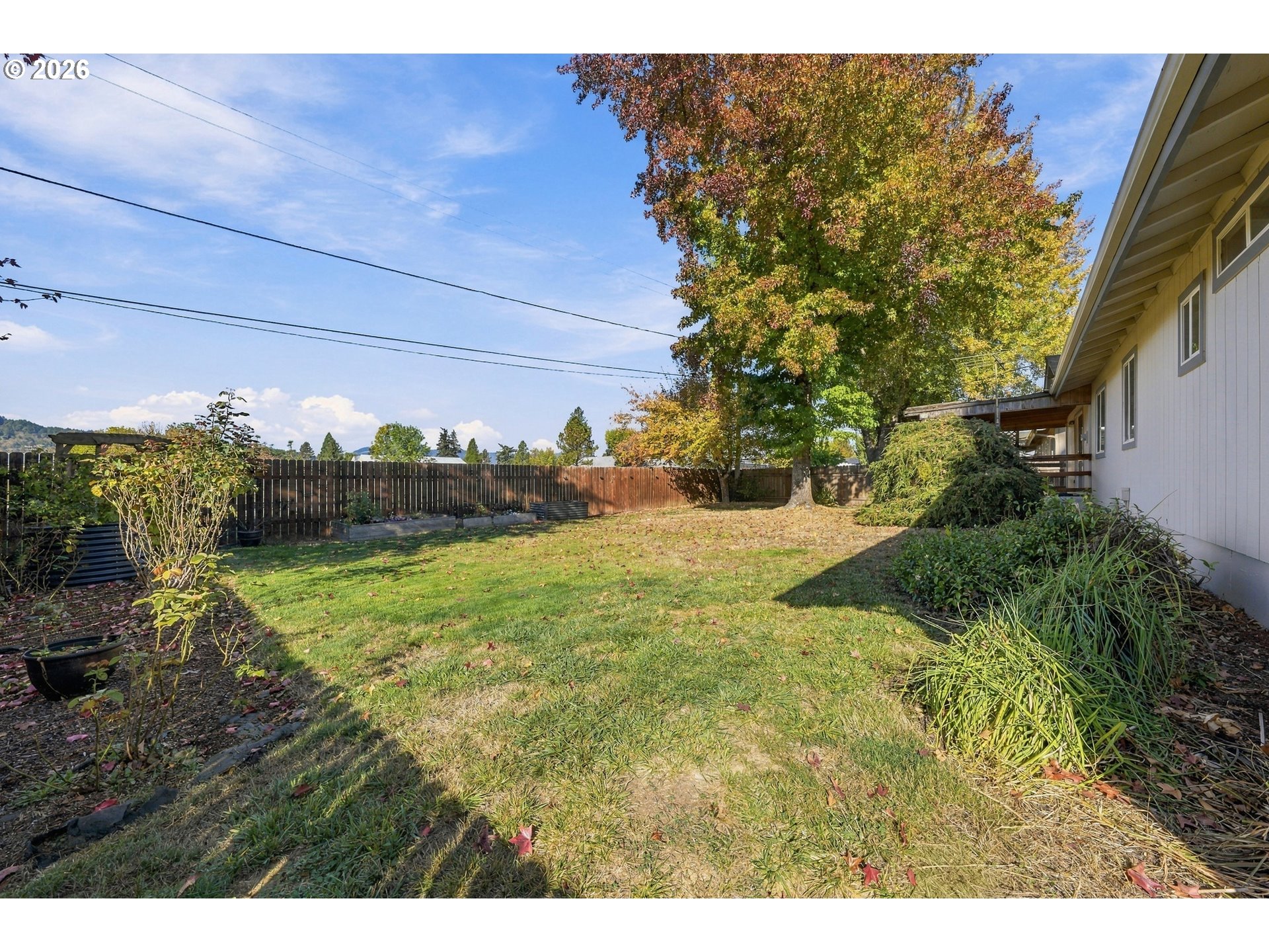 371 Hawthorne St Property Photo 32