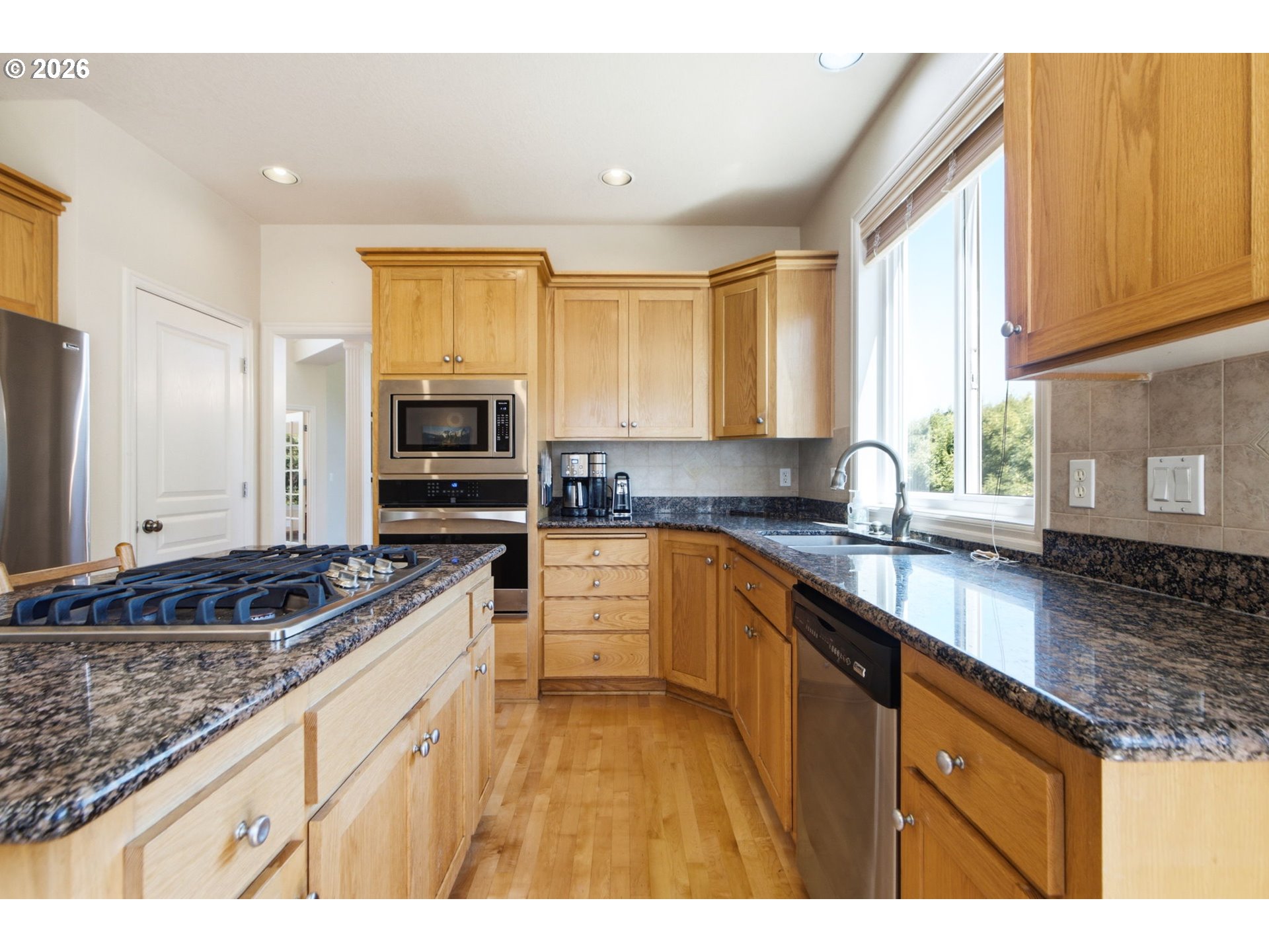 15946 Se Henderson Way Property Photo 3