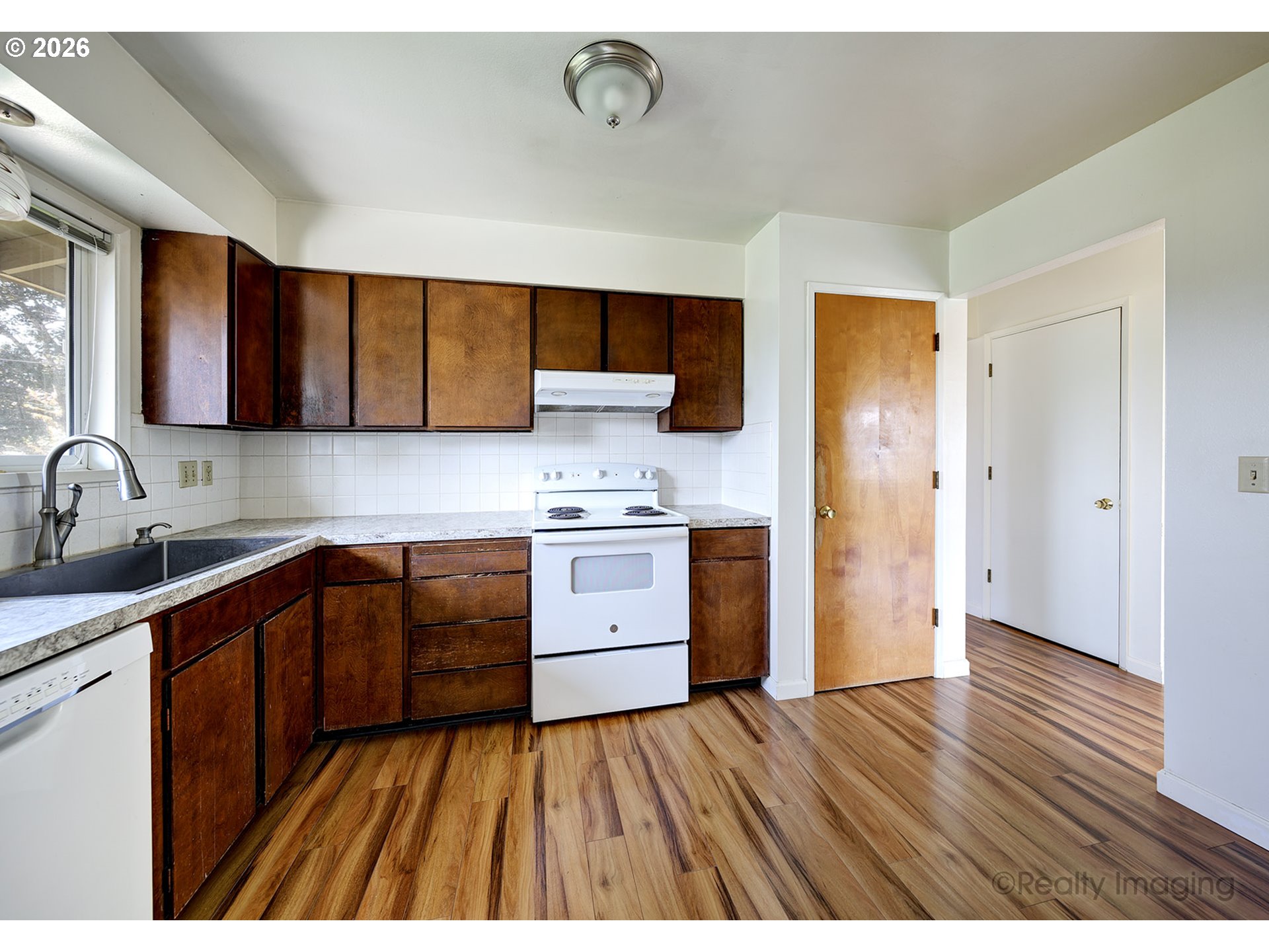 1202 Ogden Ave Property Photo 4