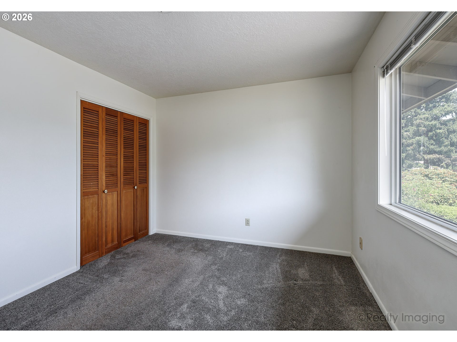 1202 Ogden Ave Property Photo 6