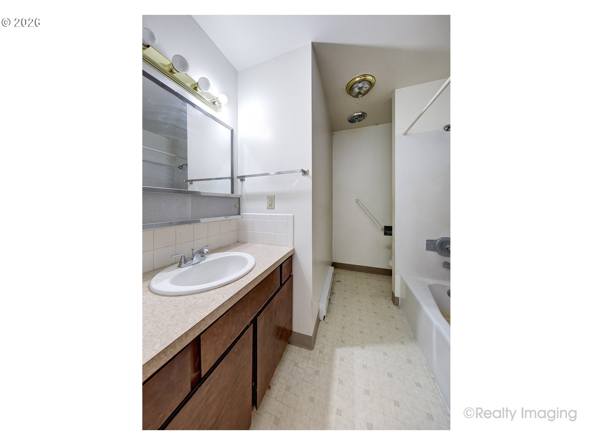 1202 Ogden Ave Property Photo 17
