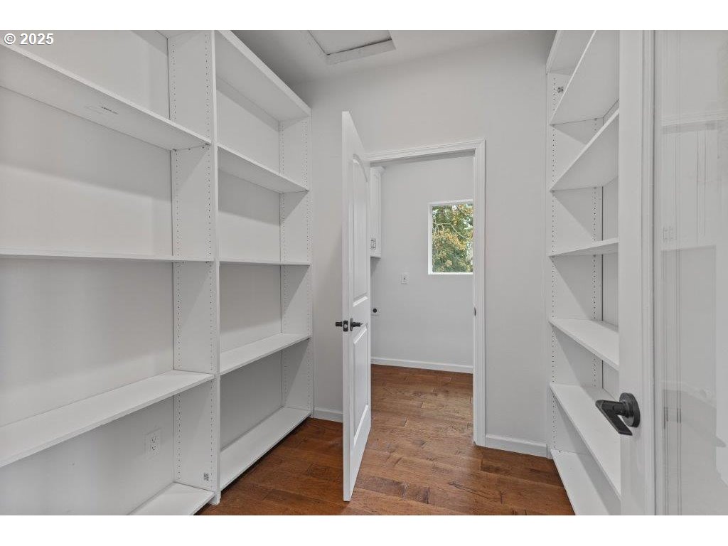 2495 Chester St Property Photo 22