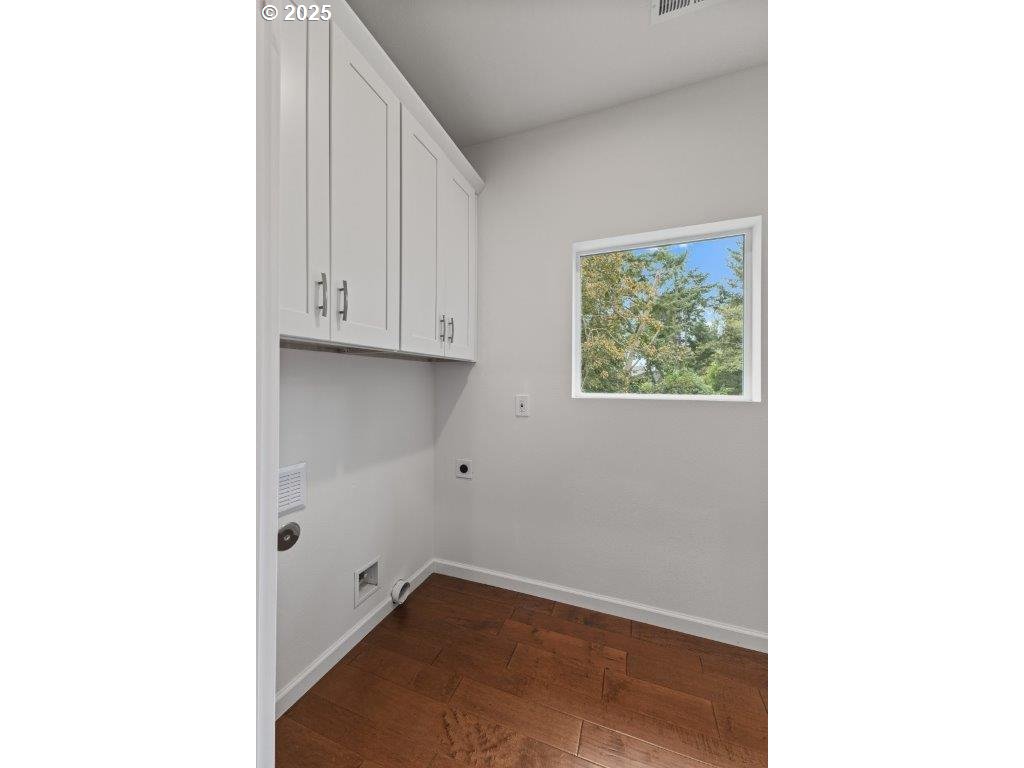 2495 Chester St Property Photo 30