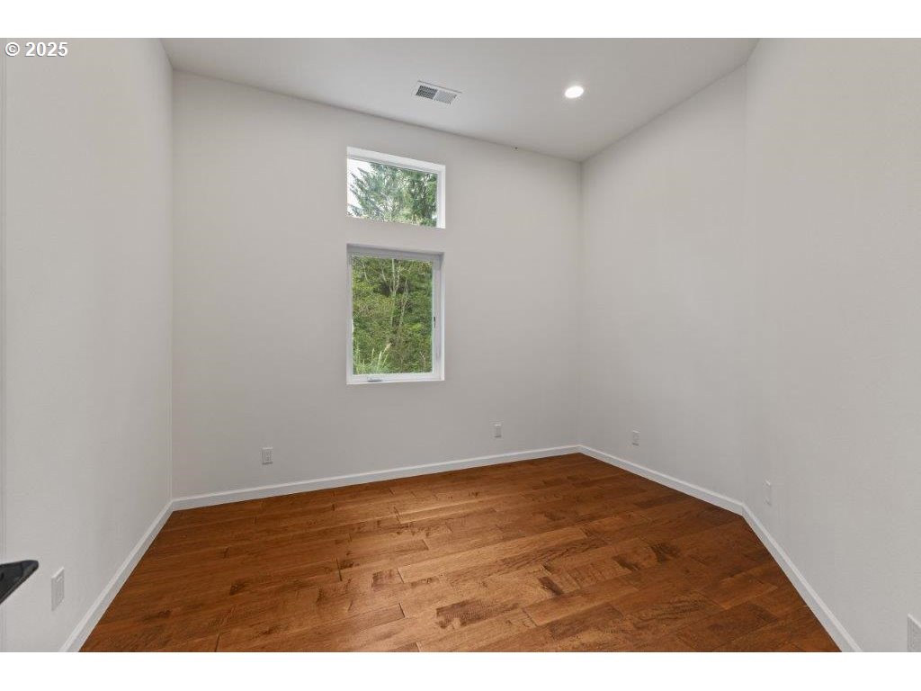 2495 Chester St Property Photo 39