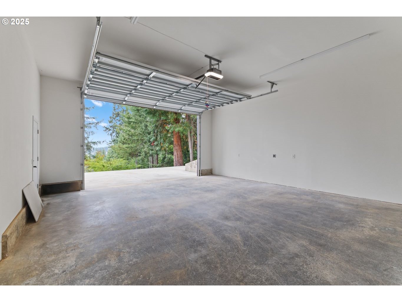 2495 Chester St Property Photo 44