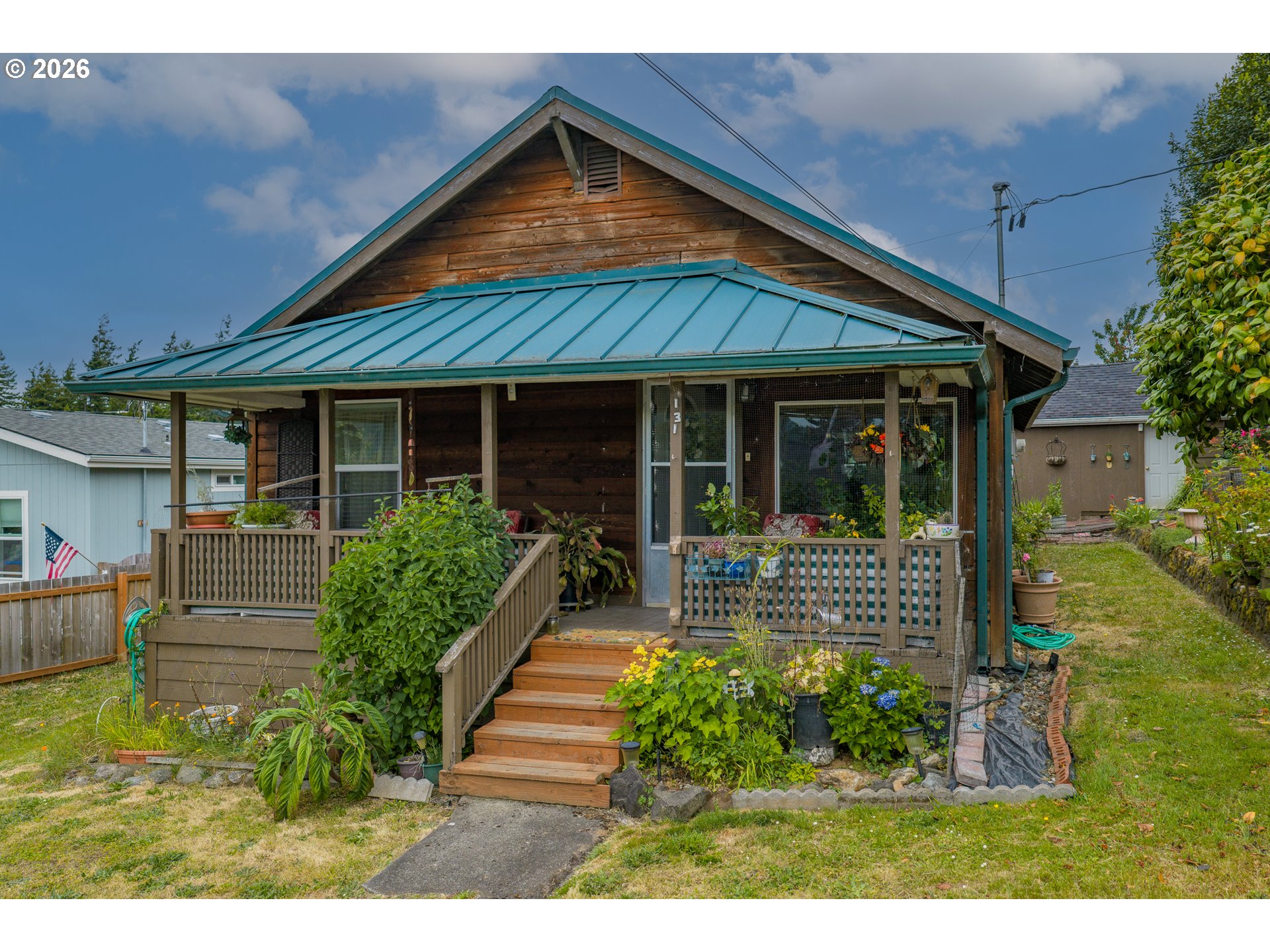 131 Bender St Property Photo 3