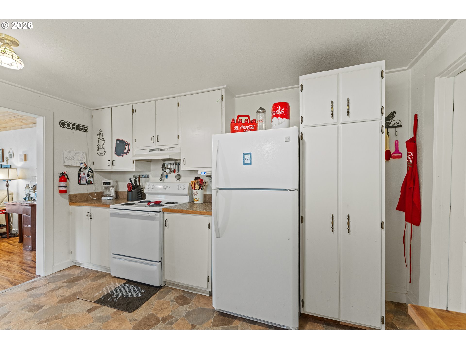 131 Bender St Property Photo 15