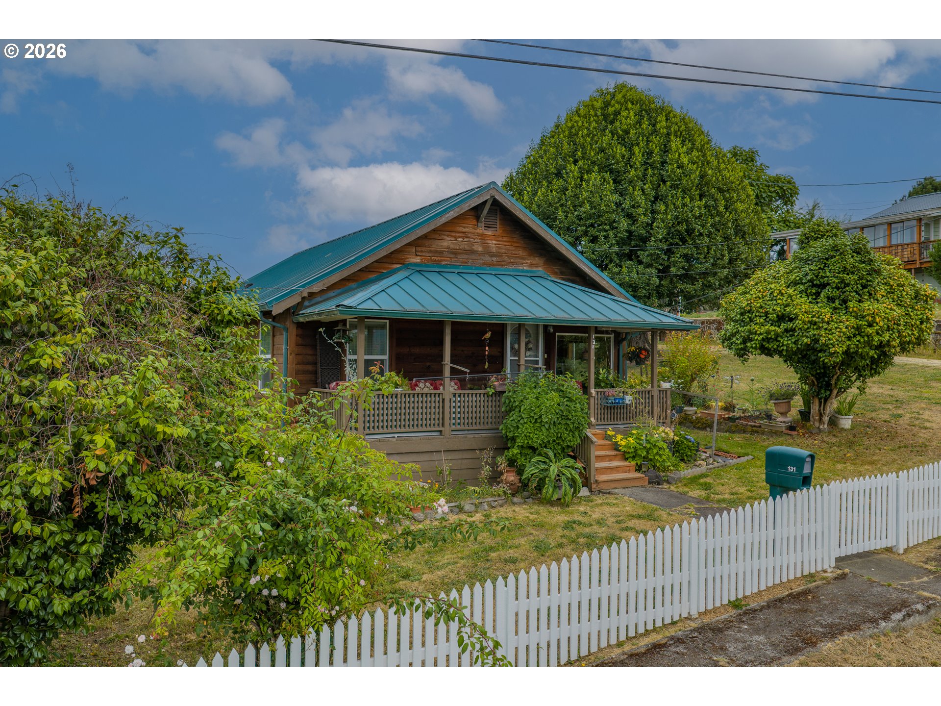 131 Bender St Property Photo 33