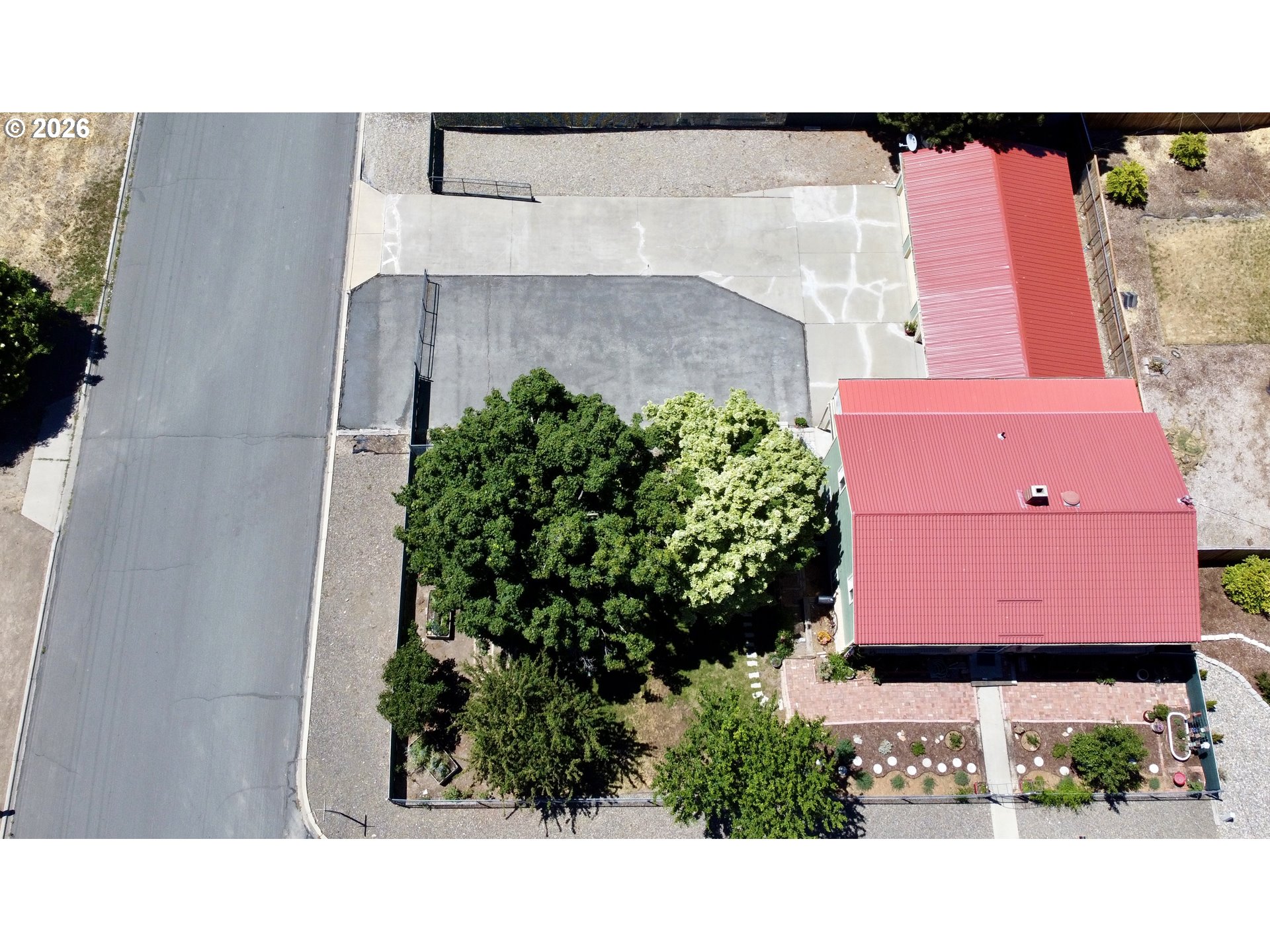 925 East St Property Photo 3