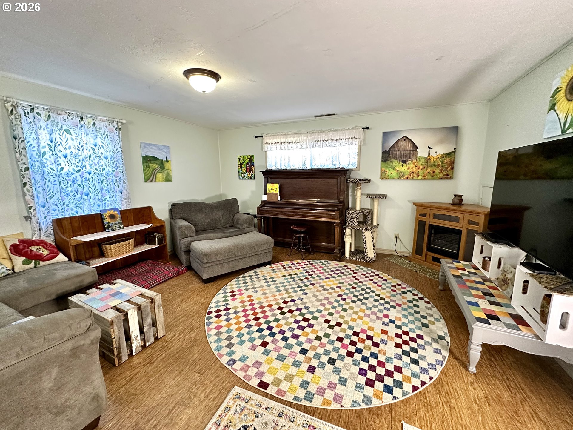 925 East St Property Photo 31