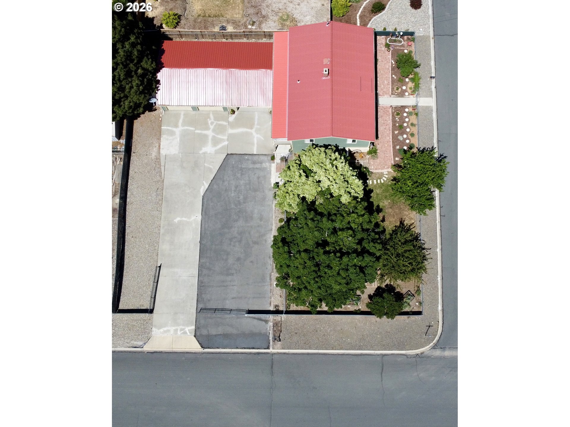 925 East St Property Photo 43