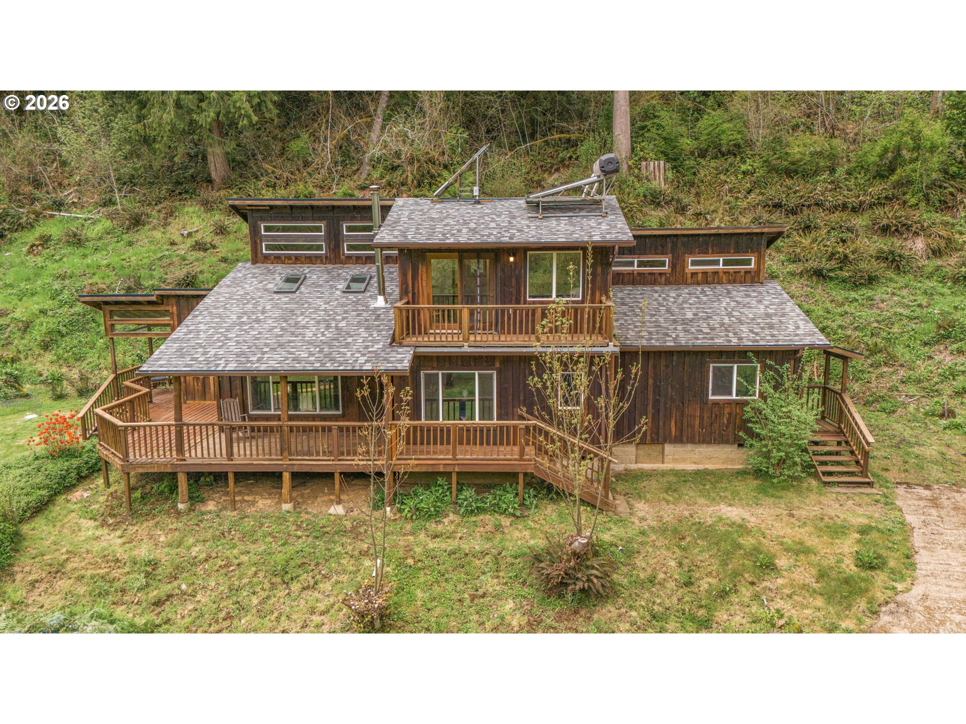 93537 Deadwood Creek Rd Property Photo 3