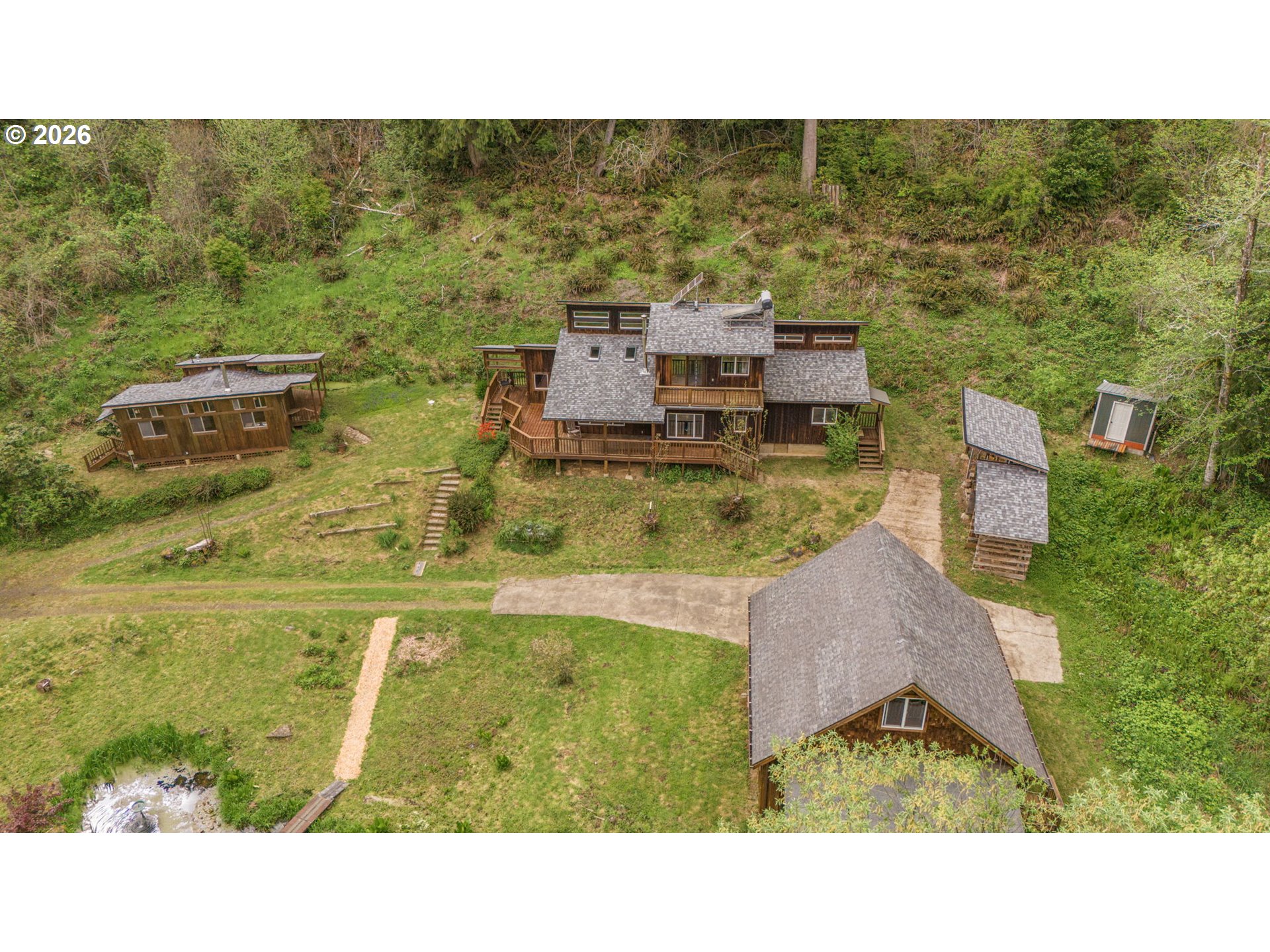 93537 Deadwood Creek Rd Property Photo 5