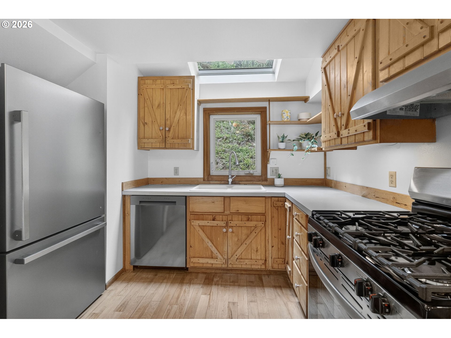 93537 Deadwood Creek Rd Property Photo 14
