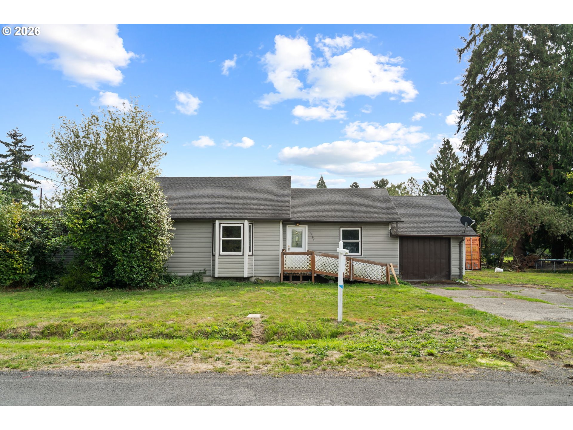 2544 34th Ave Property Photo 1