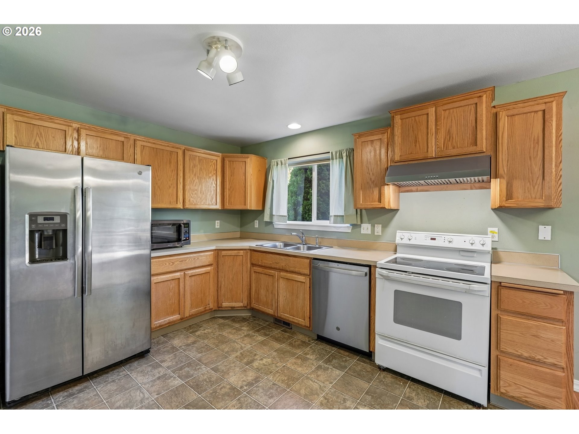 1153 Nw 7th Way Property Photo 5