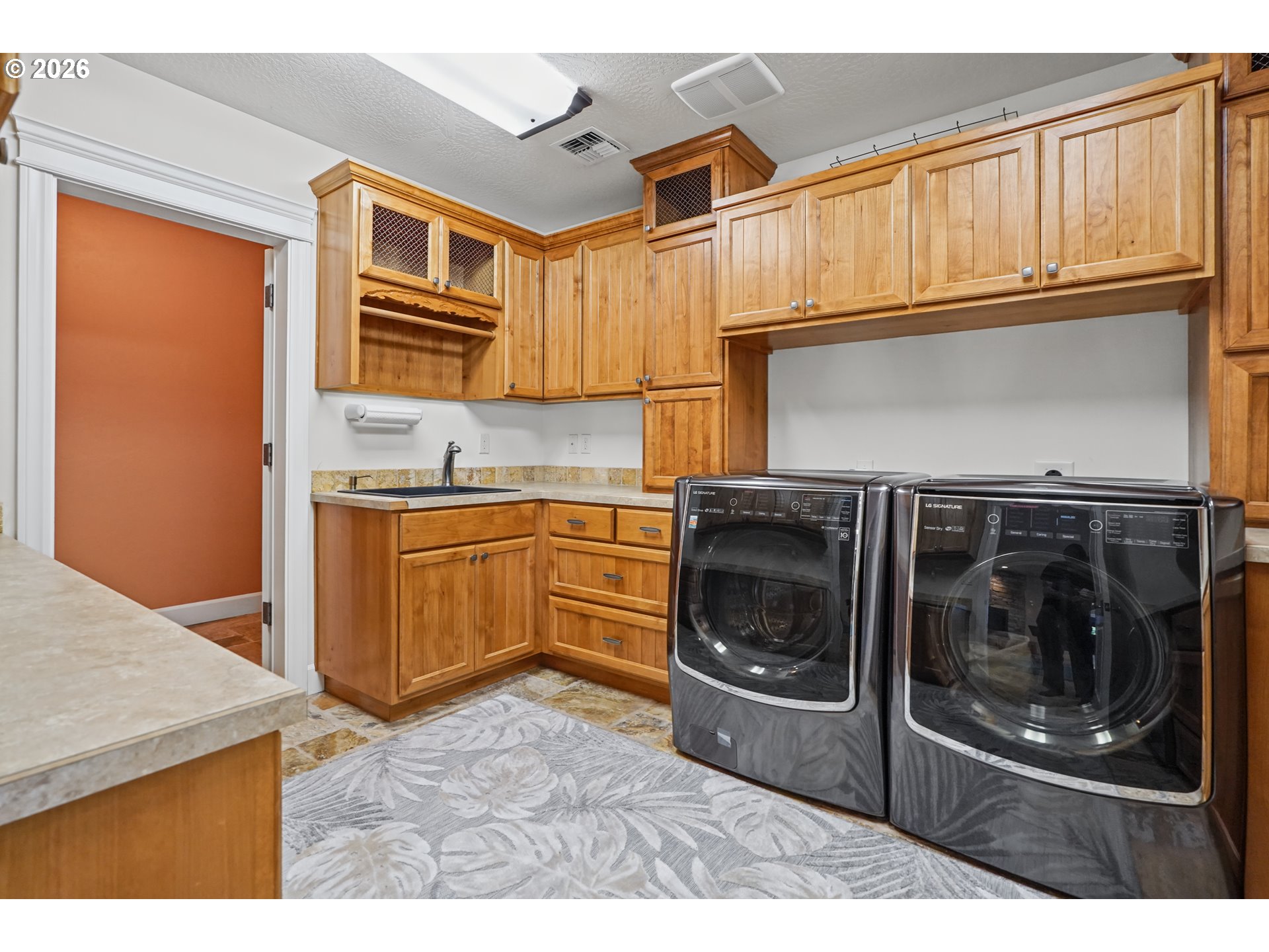 6188 Fernhill Loop Property Photo 34