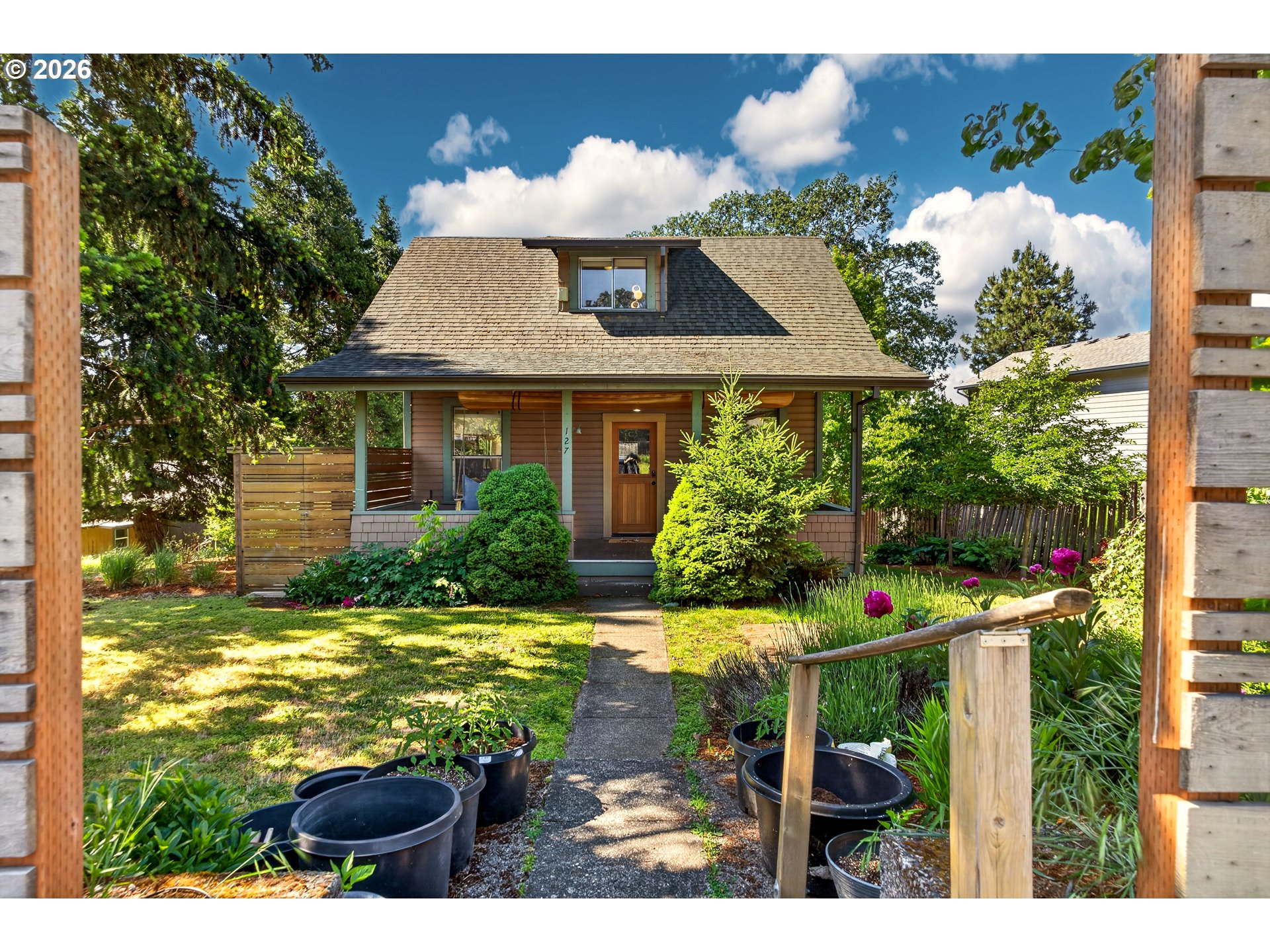 127 Se Wyers St Property Photo 1