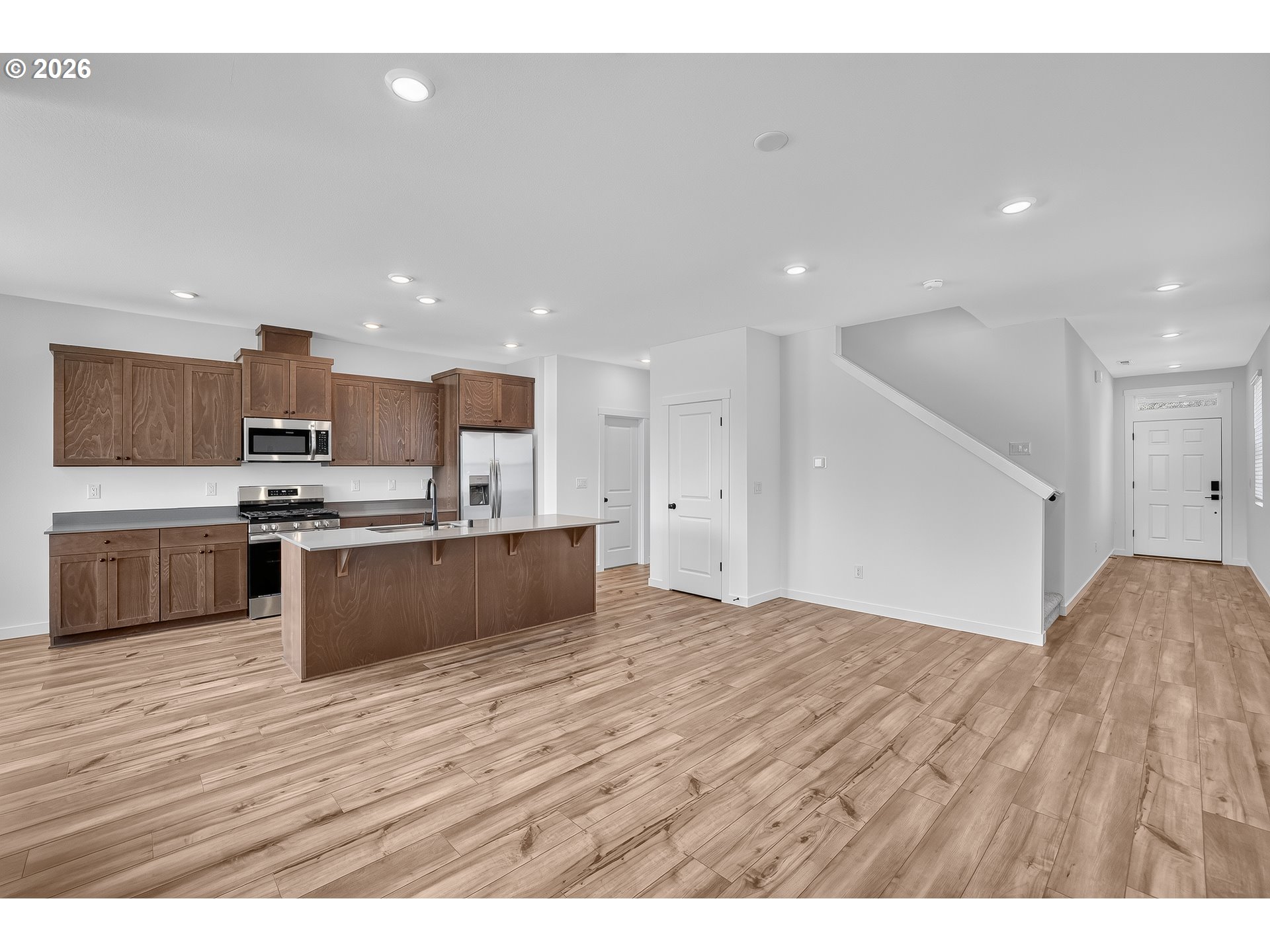2325 Ash St Property Photo 8