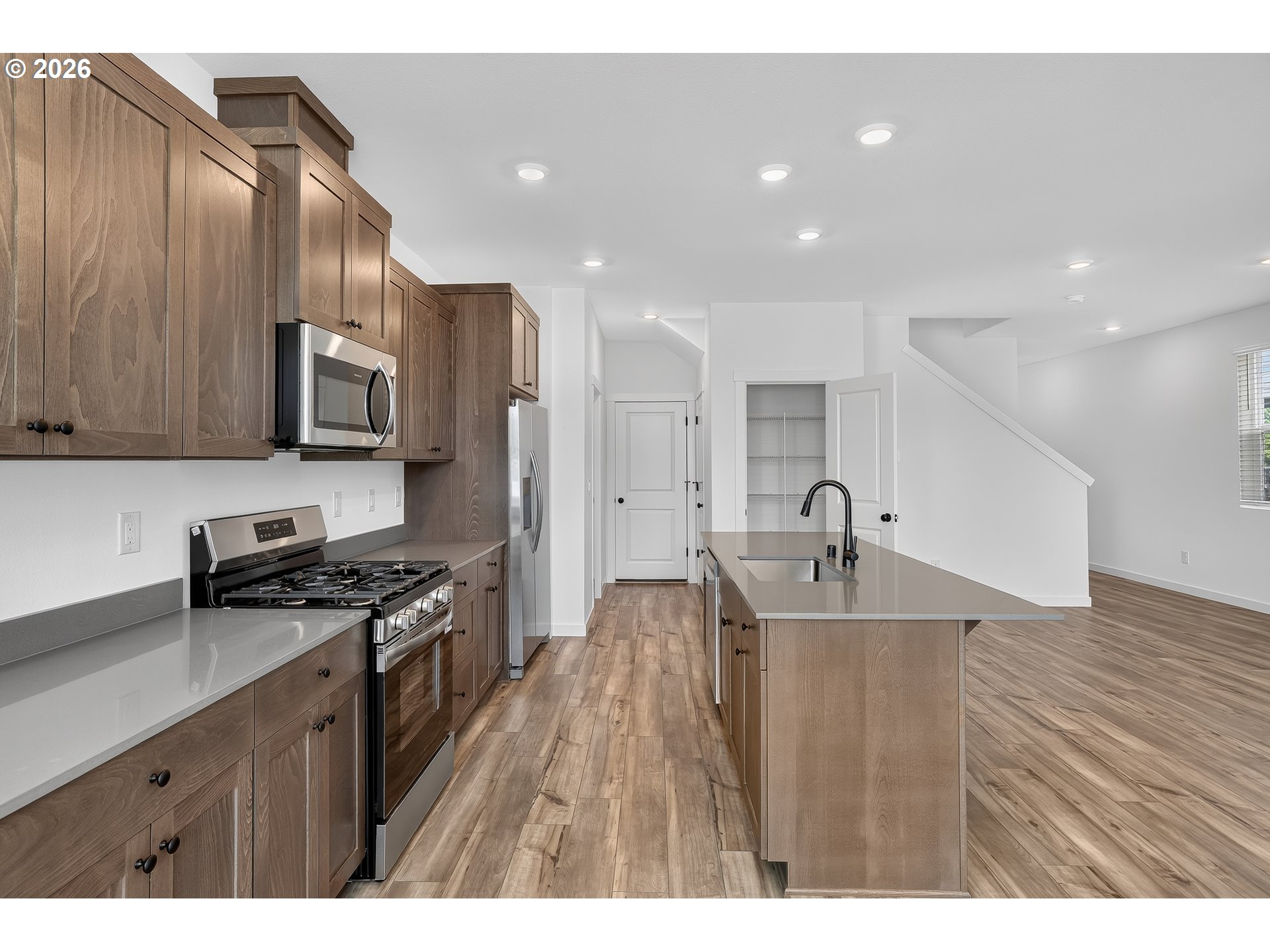 2325 Ash St Property Photo 13