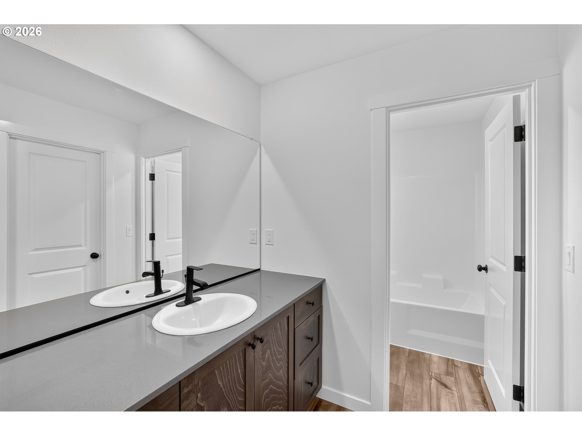 2325 Ash St Property Photo 28