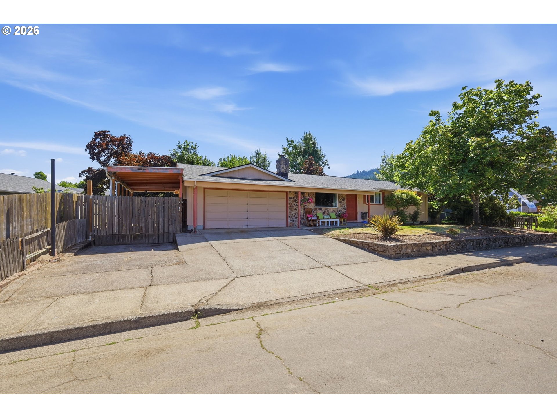 277 71st Pl Property Photo 2
