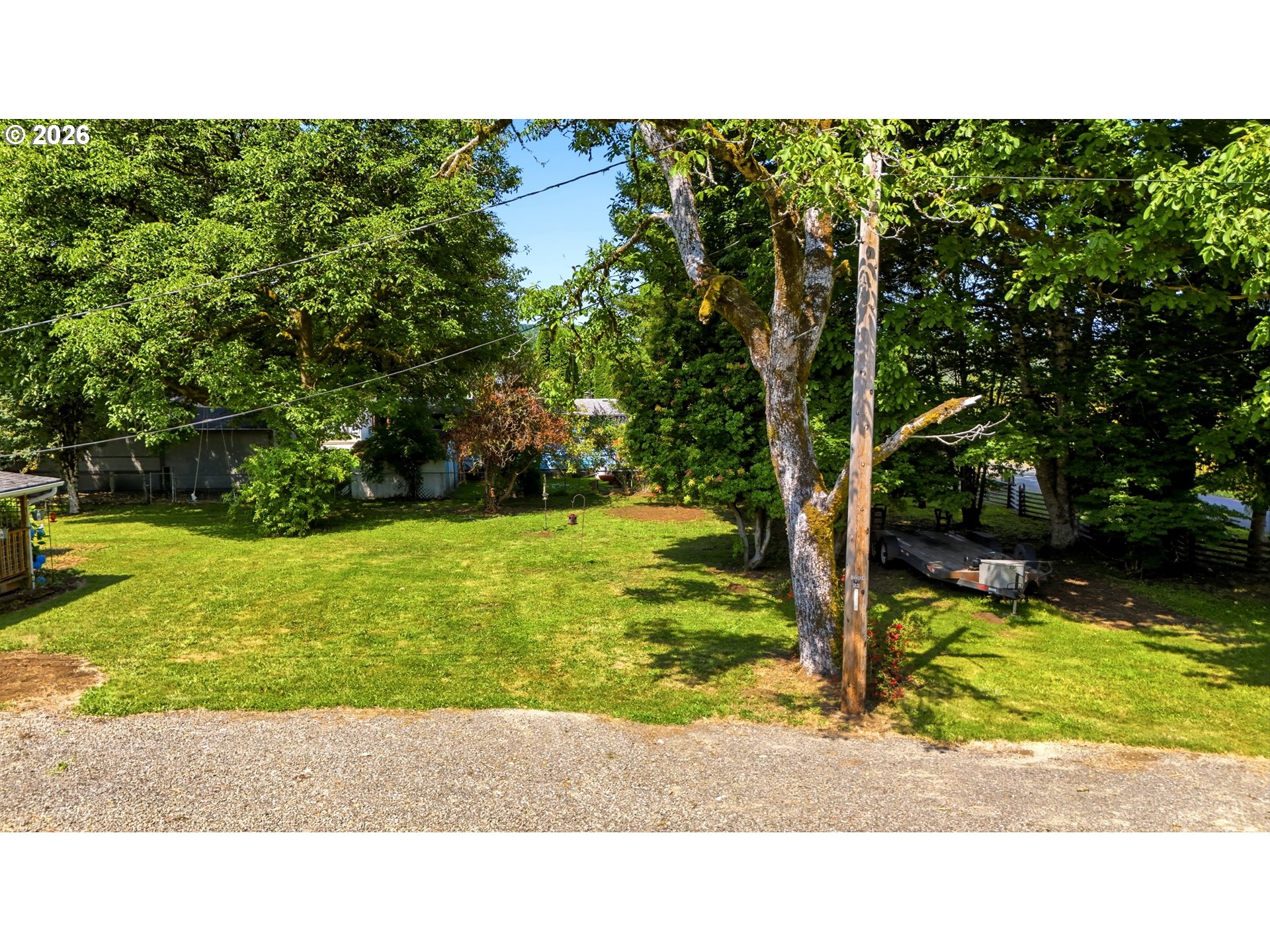 666 Sw Ferry Ave Property Photo 33