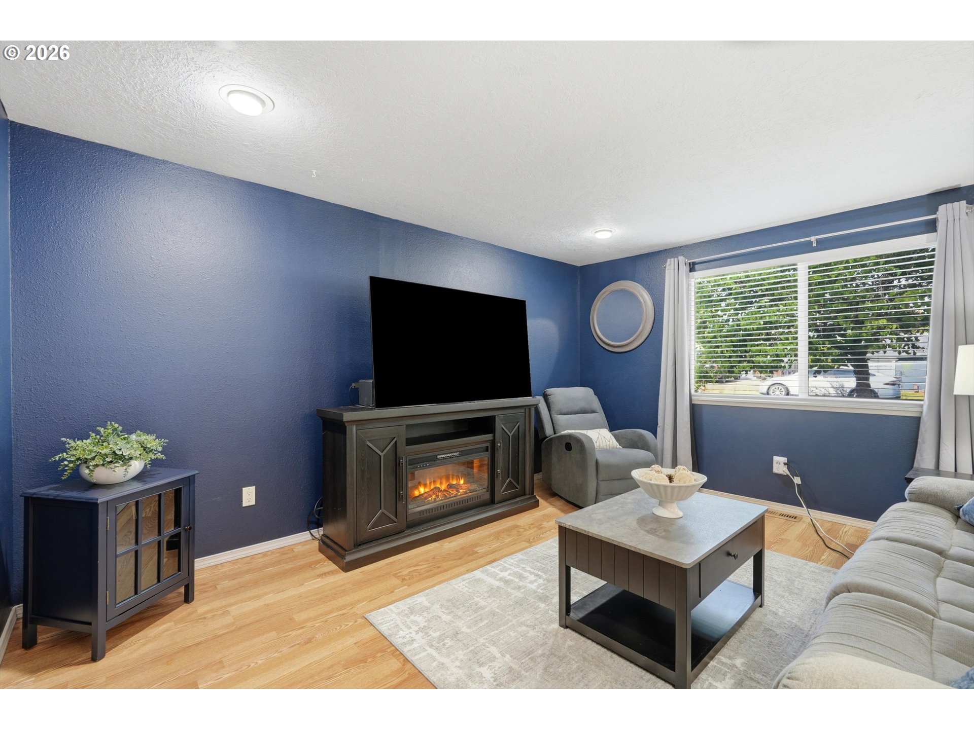 909 N Sitka Ave Property Photo 8