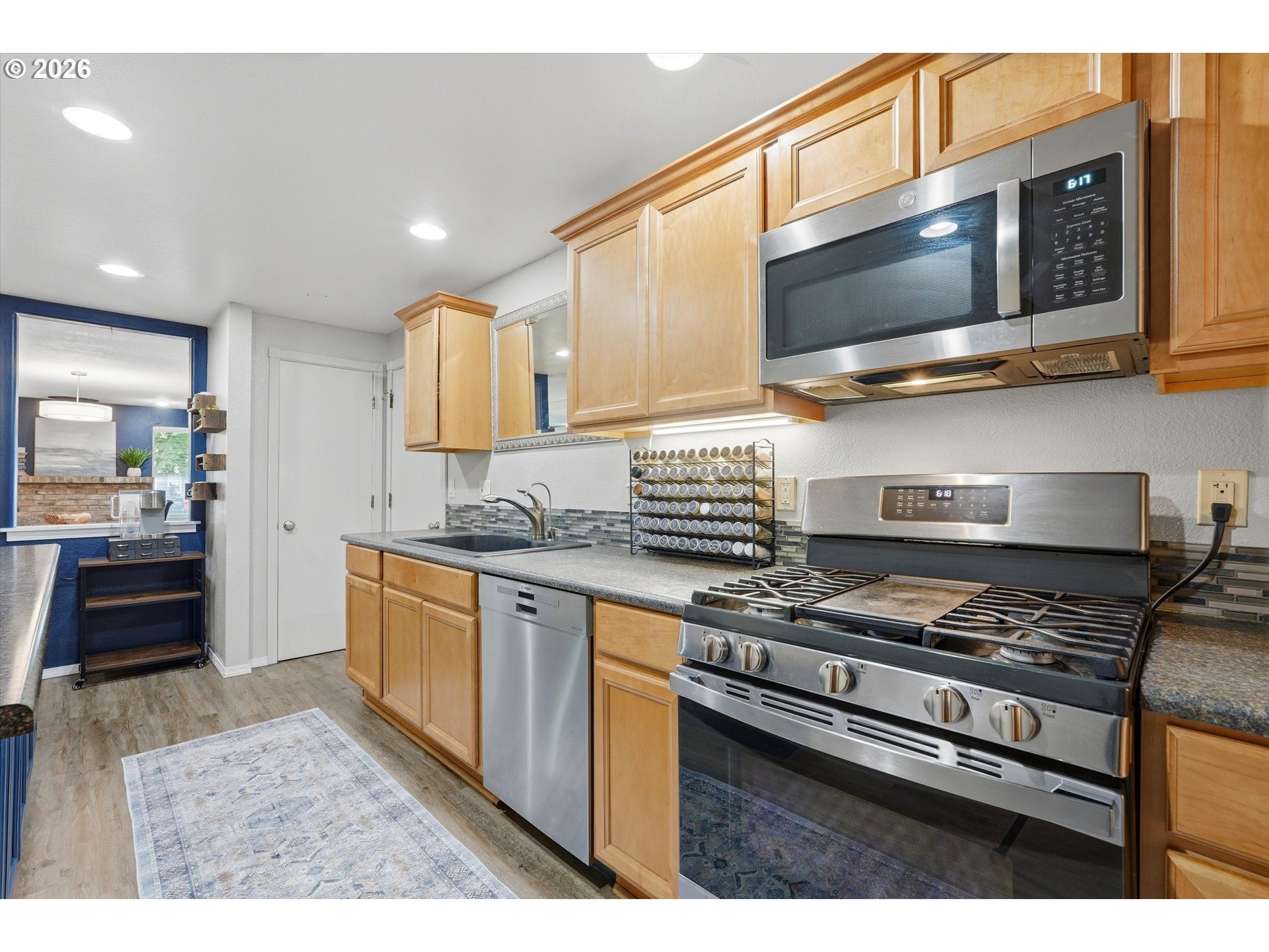 909 N Sitka Ave Property Photo 11