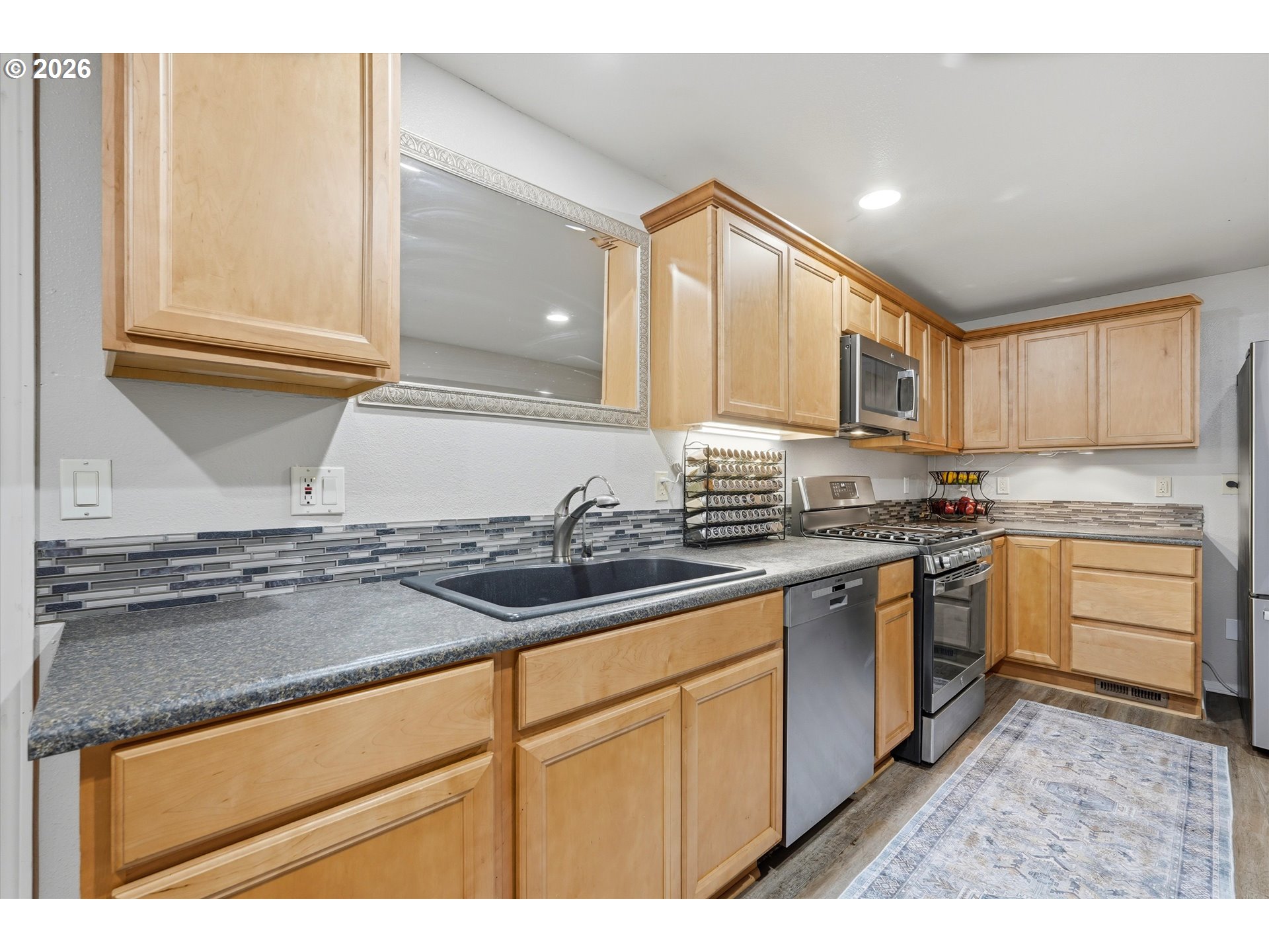 909 N Sitka Ave Property Photo 12