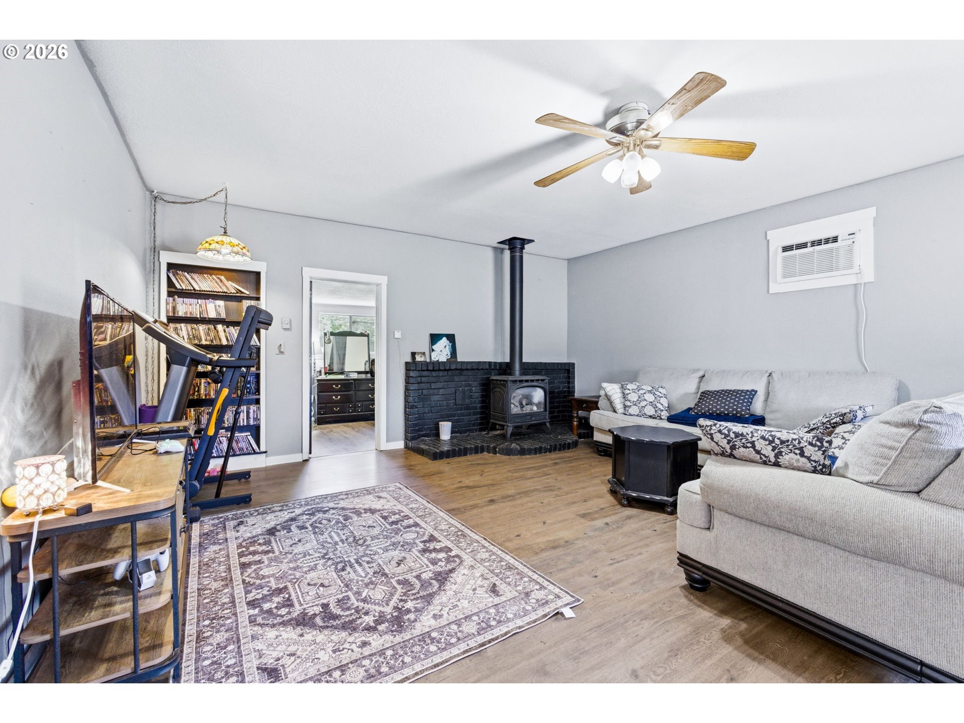 5226 Poplar St. Property Photo 6