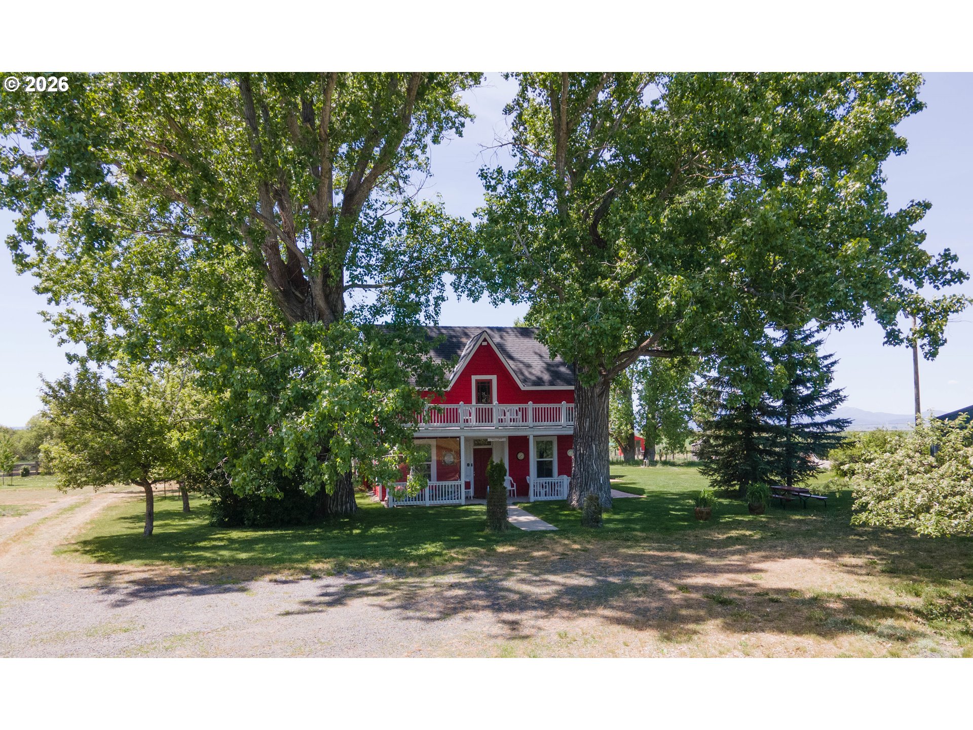 15682 Highway 395 Property Photo 4