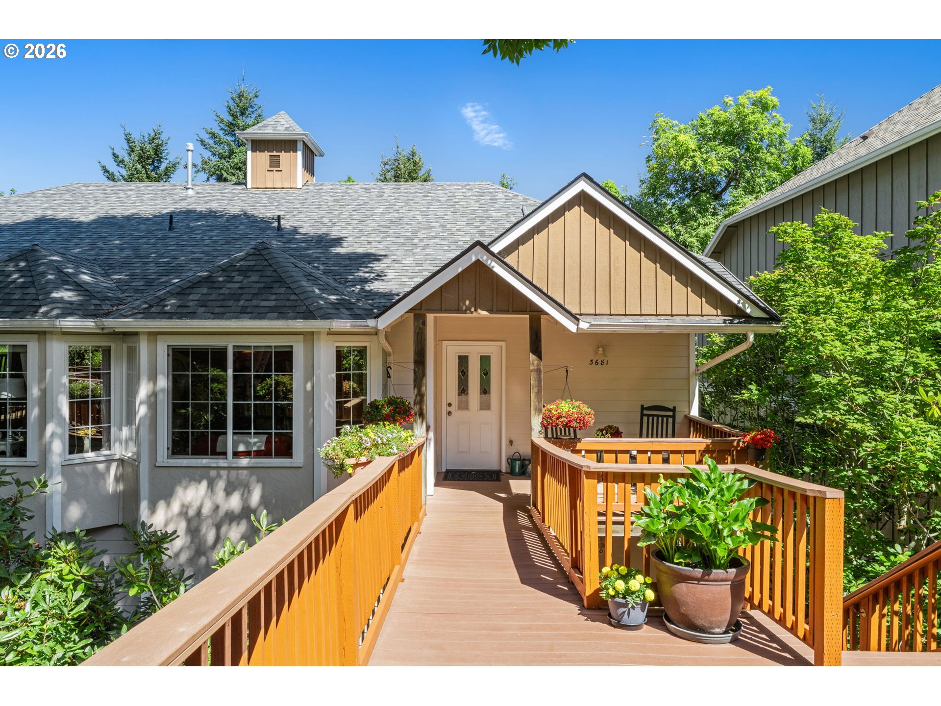 3681 COLONY OAKS DR Property Photo 1