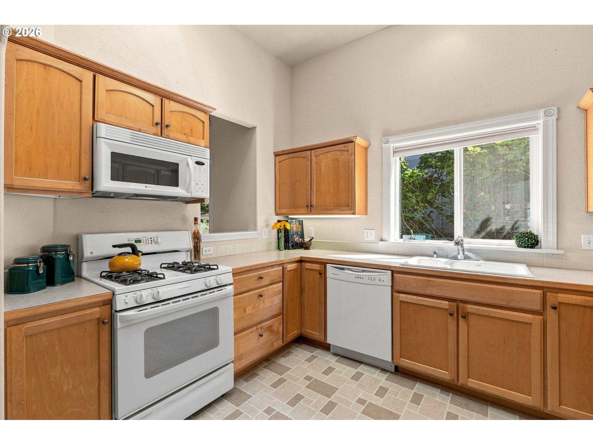 3681 Colony Oaks Dr Property Photo 7