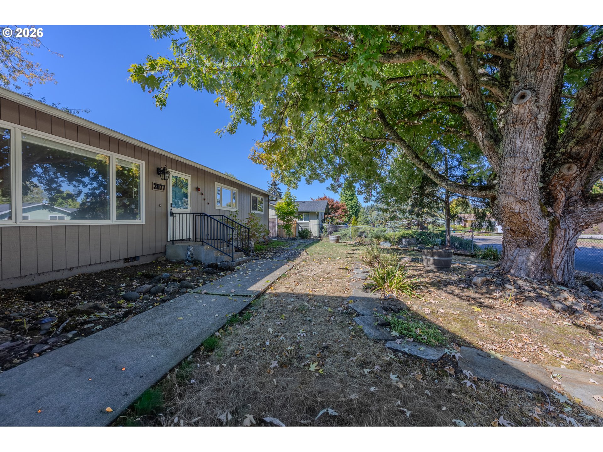 3077 W Lorraine Ave Property Photo 4