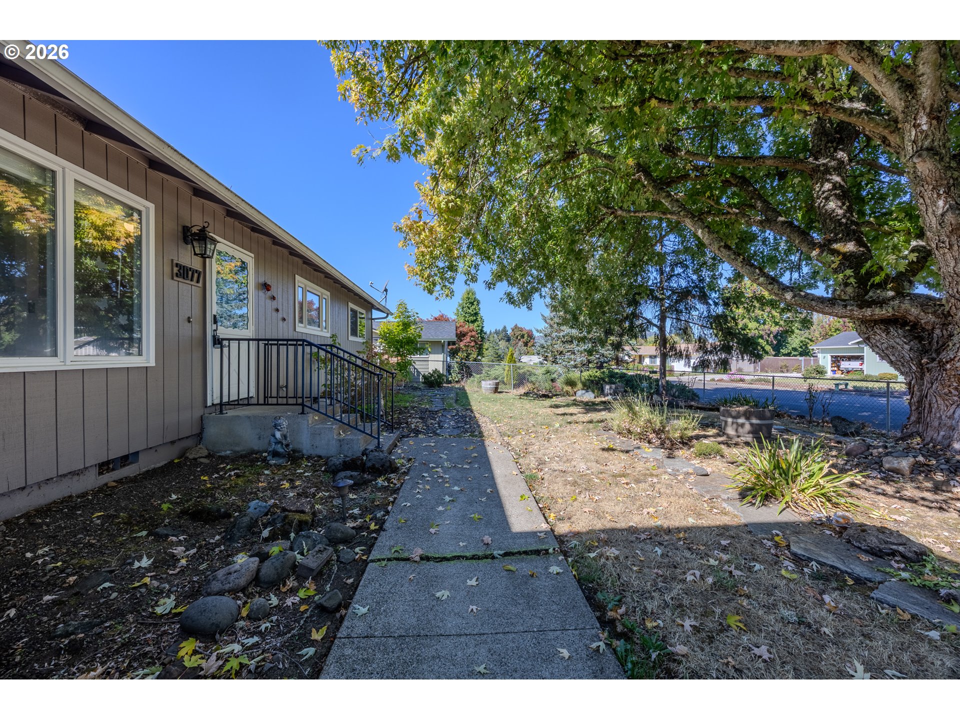 3077 W Lorraine Ave Property Photo 5