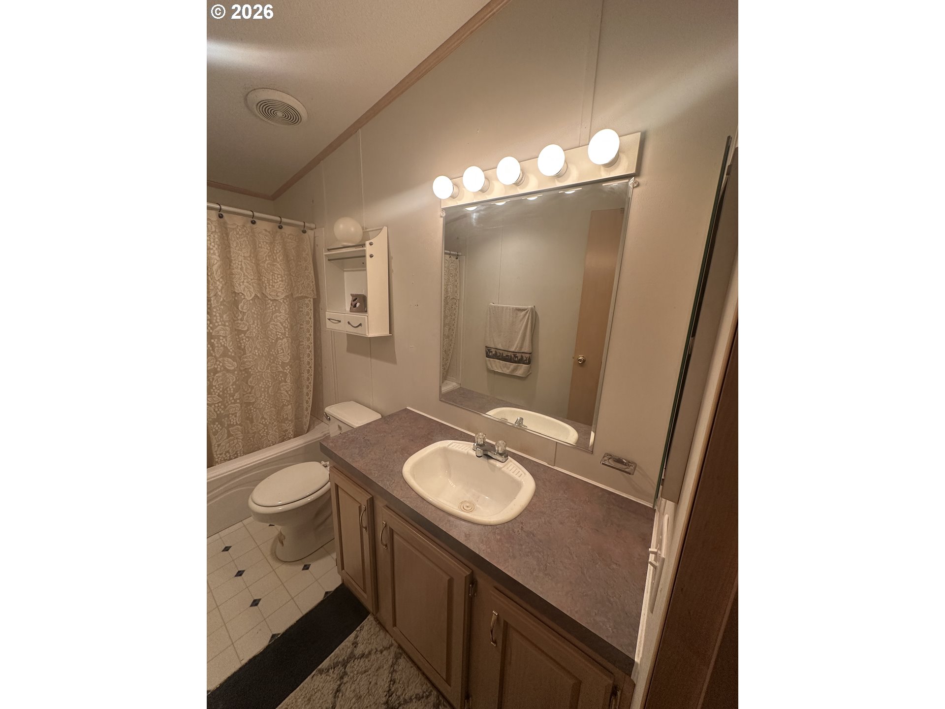 425 Benard Ln Property Photo 16